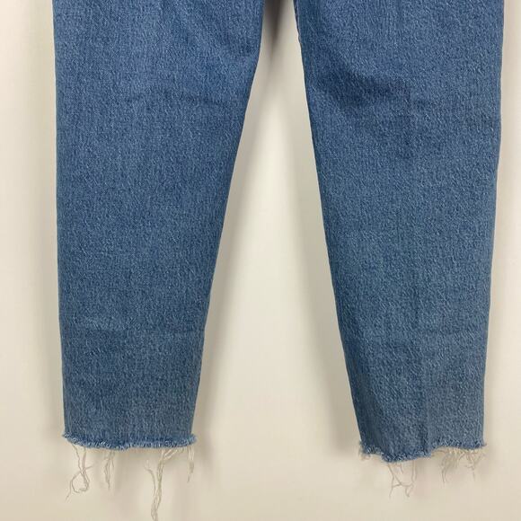 Good American Good Girlfriend Raw Hem Jeans Medium Wash Blue Womens Size 6/28 - Picture 10 of 11